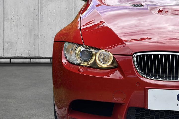 Rød BMW M3 fra 2008