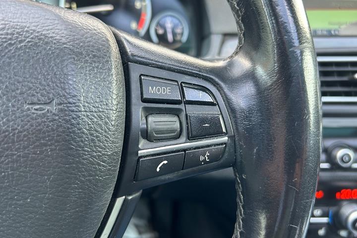 Blå BMW 520d fra 2015