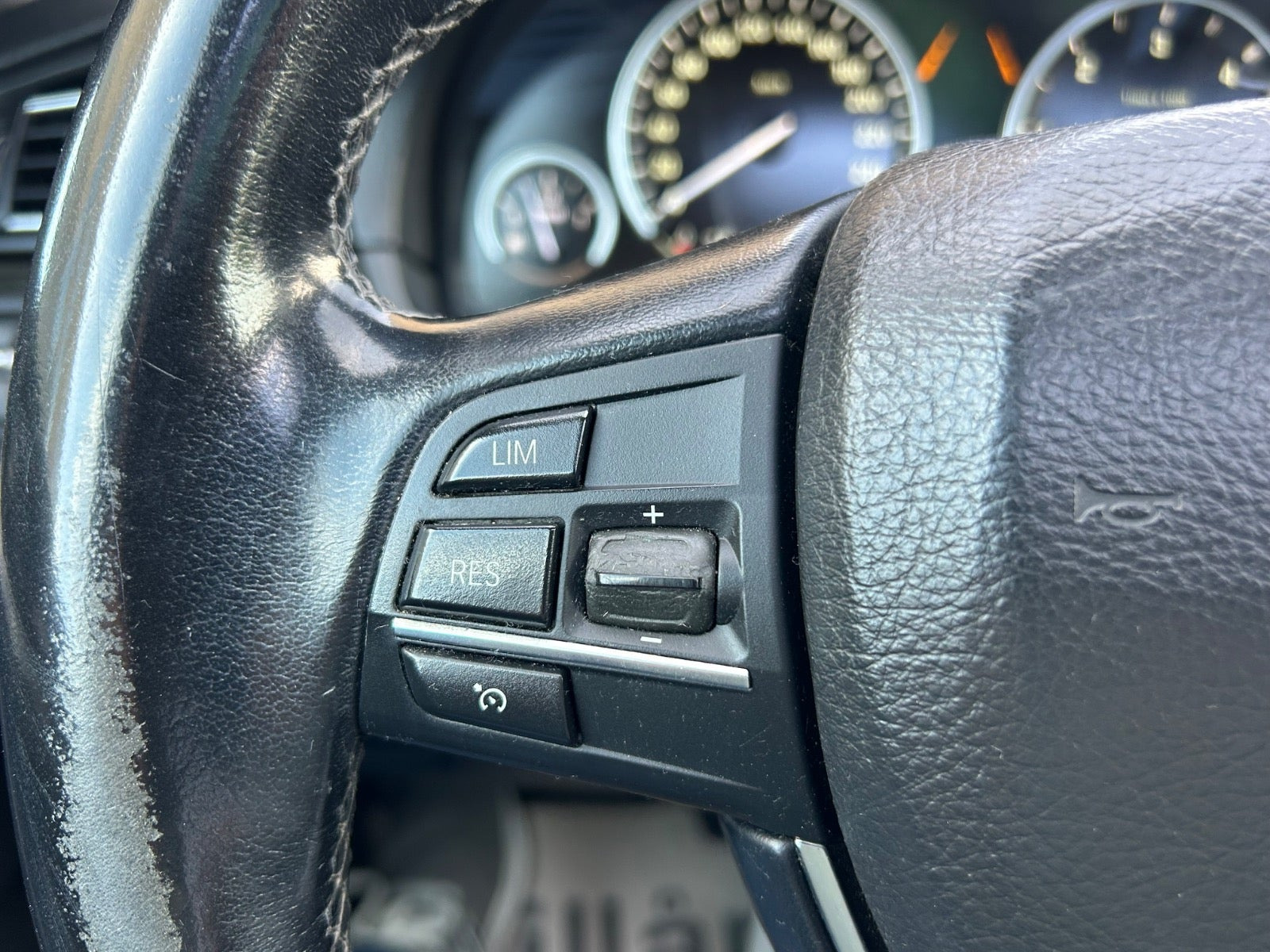 Blå BMW 520d fra 2015