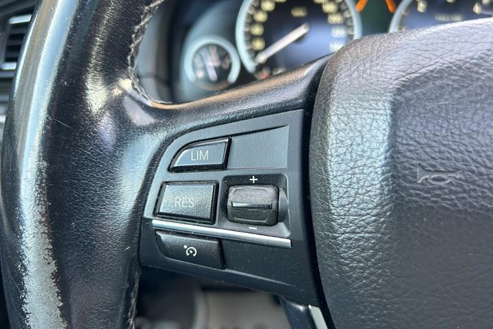 Blå BMW 520d fra 2015