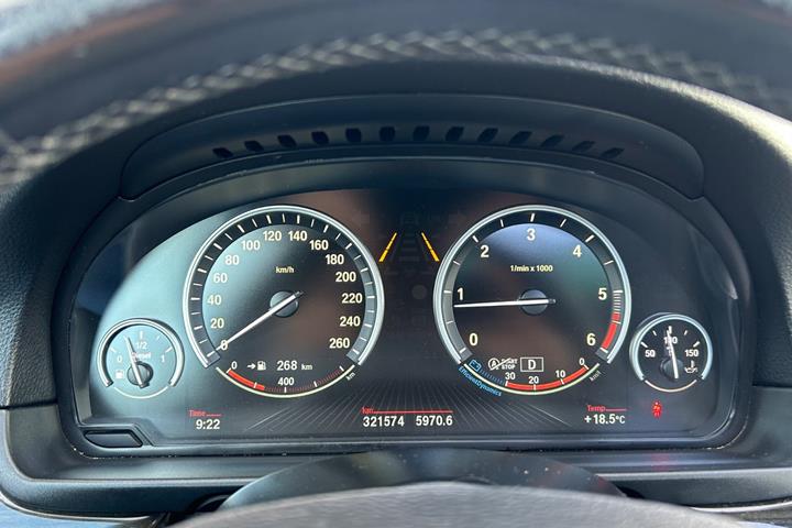 Blå BMW 520d fra 2015