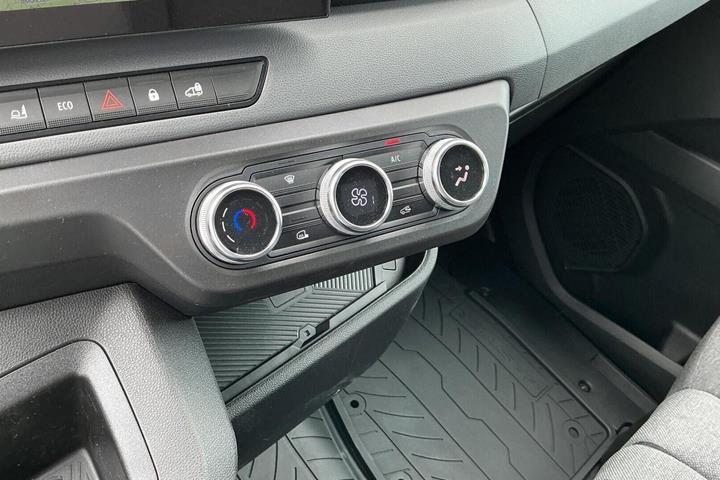 Hvid Renault Master V T35 fra 2025