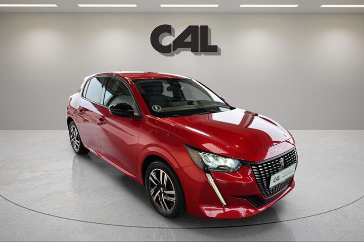 Rød Peugeot 208 fra 2022