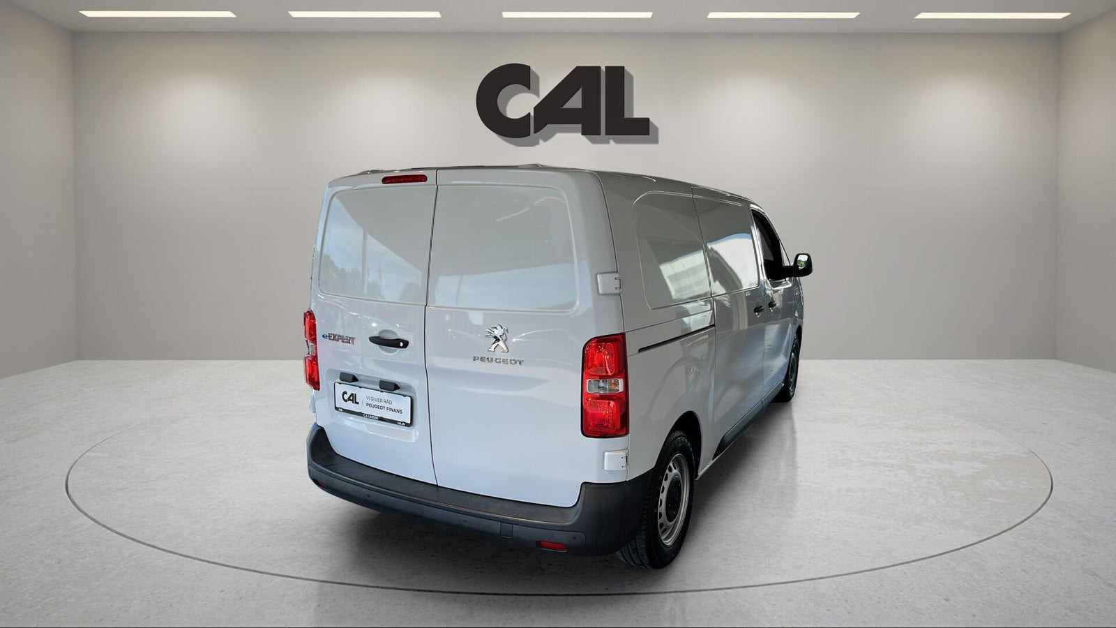 Hvid Peugeot e-Expert fra 2024
