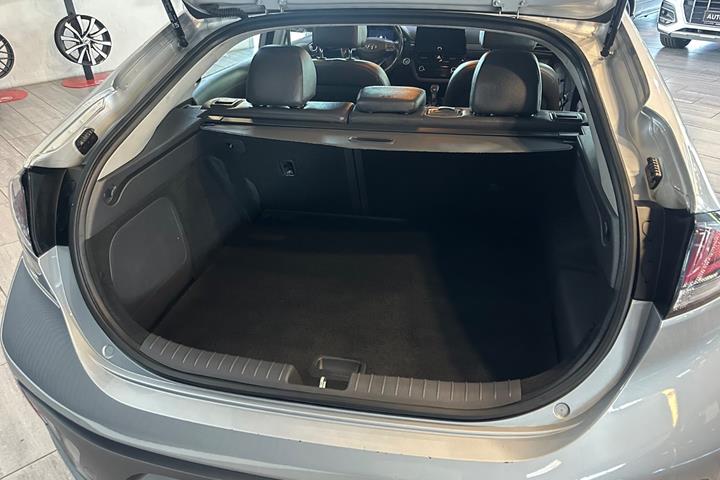 Sølv Hyundai Ioniq fra 2020