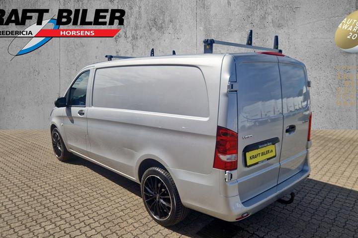 Sølv Mercedes Vito 114 fra 2021