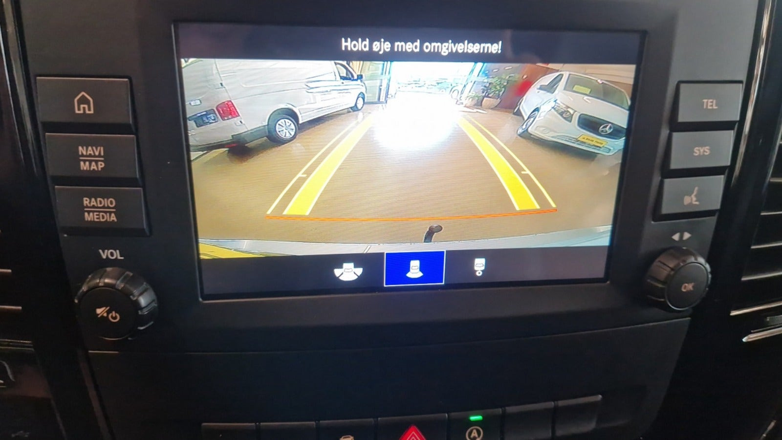 Sølv Mercedes Vito 114 fra 2021