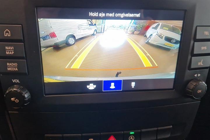 Sølv Mercedes Vito 114 fra 2021