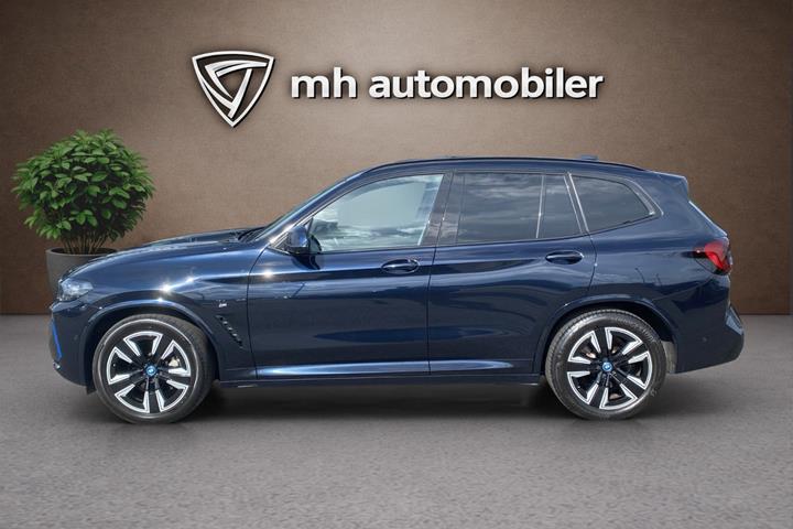 Sort BMW iX3 fra 2023