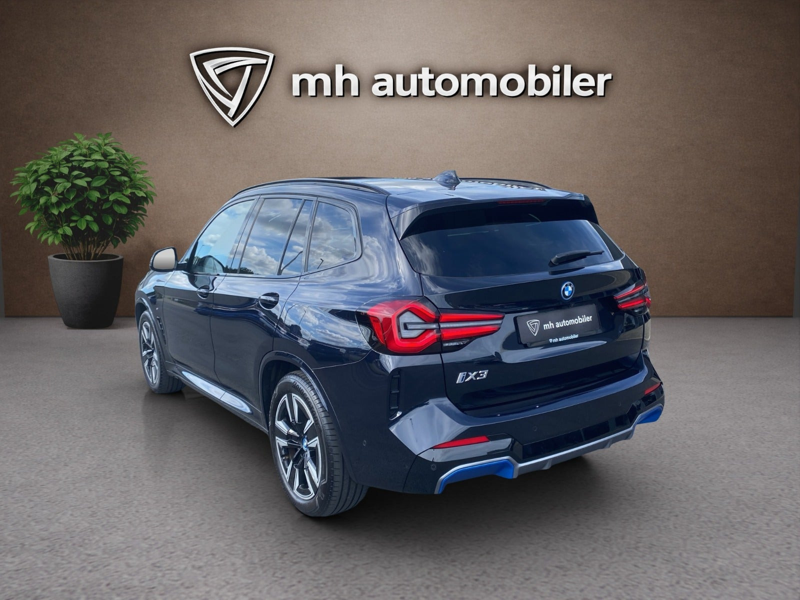 Sort BMW iX3 fra 2023