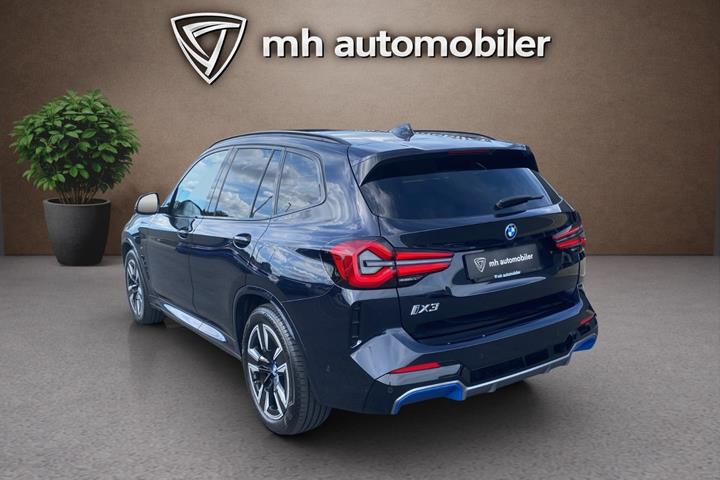 Sort BMW iX3 fra 2023