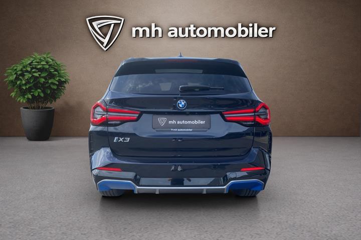 Sort BMW iX3 fra 2023