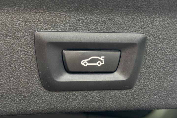 Sort BMW iX3 fra 2023
