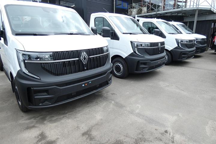 Sort Renault Master V T35 fra 2026
