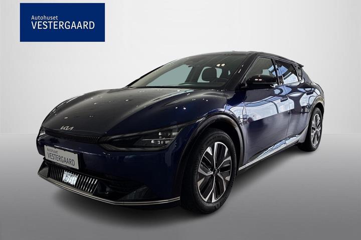 Blå Kia EV6 fra 2024 set udefra