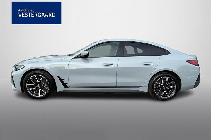 Grå BMW i4 fra 2023