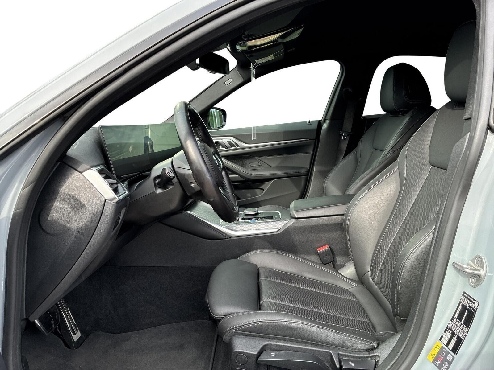 Grå BMW i4 fra 2023