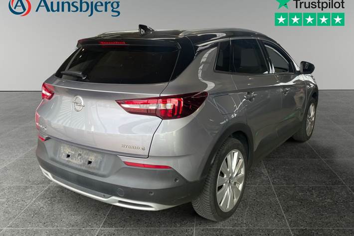 Sølv Opel Grandland X fra 2020