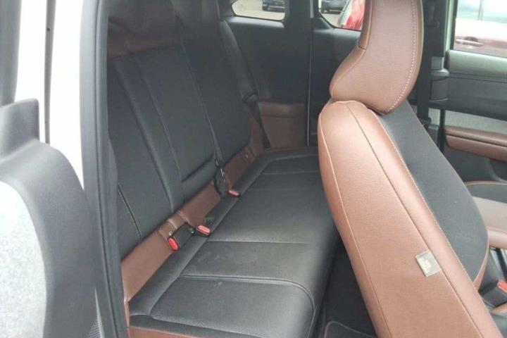 Hvid Mazda MX-30 fra 2023