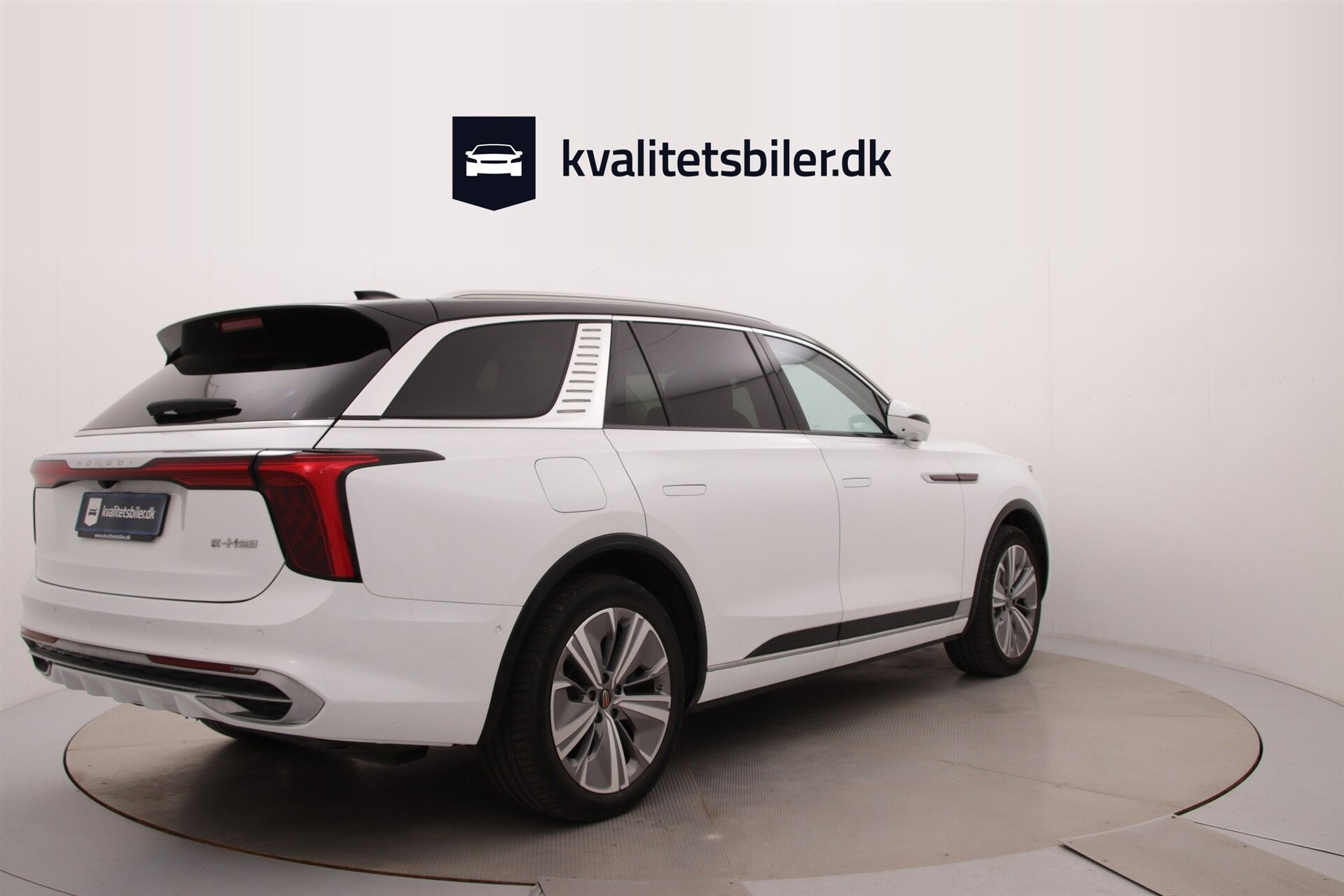 Hvid Hongqi E-HS9 fra 2023