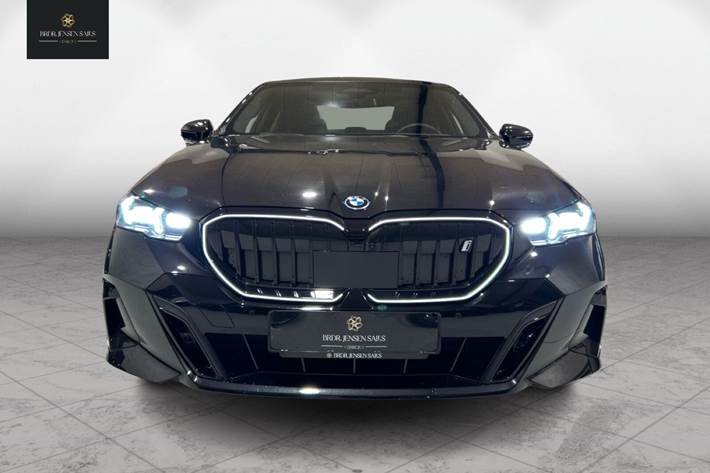 Sort BMW i5 fra 2024