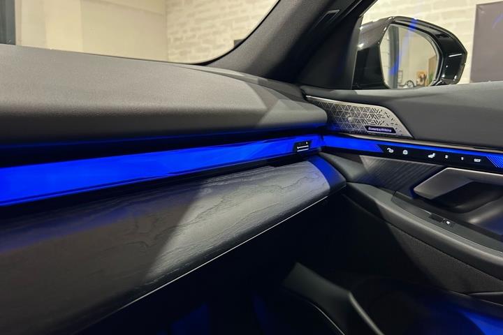 Sort BMW i5 fra 2024