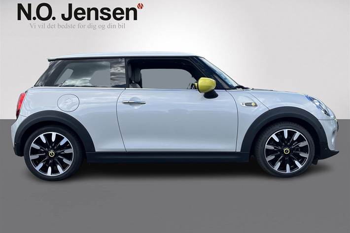 Sølv Mini Cooper fra 2021