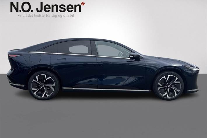 Blå Mazda 6e fra 2026