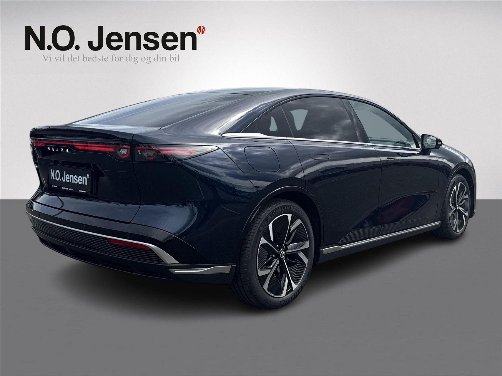 Blå Mazda 6e fra 2026