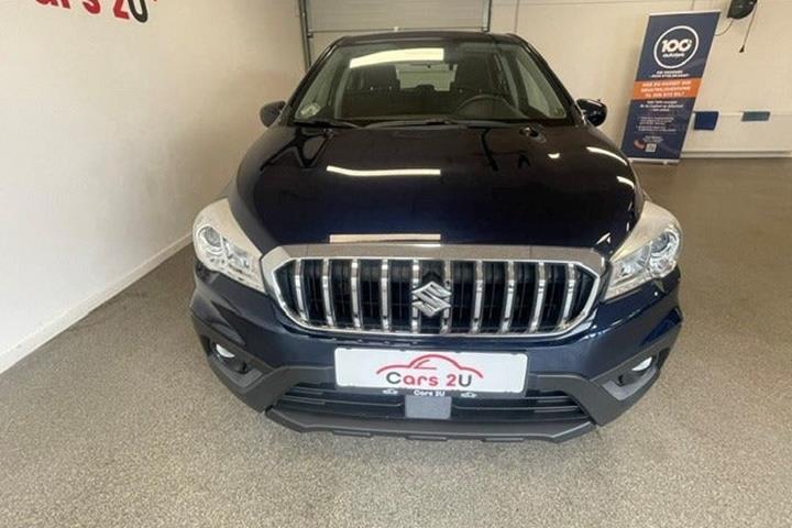 Blå Suzuki S-Cross fra 2017