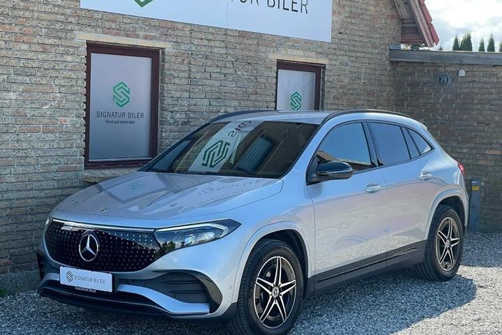 Sølv Mercedes EQA250+ fra 2025 set udefra