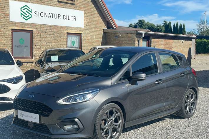 Grå Ford Fiesta fra 2020