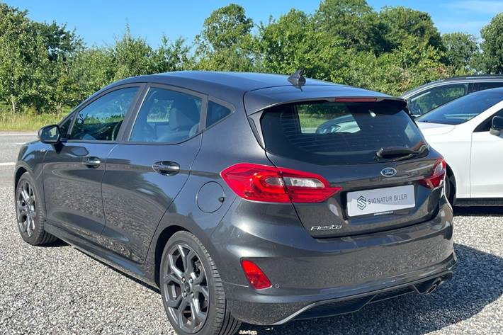 Grå Ford Fiesta fra 2020