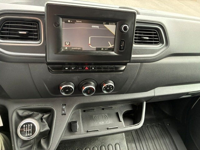 Hvid Renault Master IV T35 fra 2021