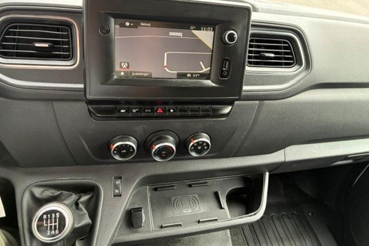 Hvid Renault Master IV T35 fra 2021