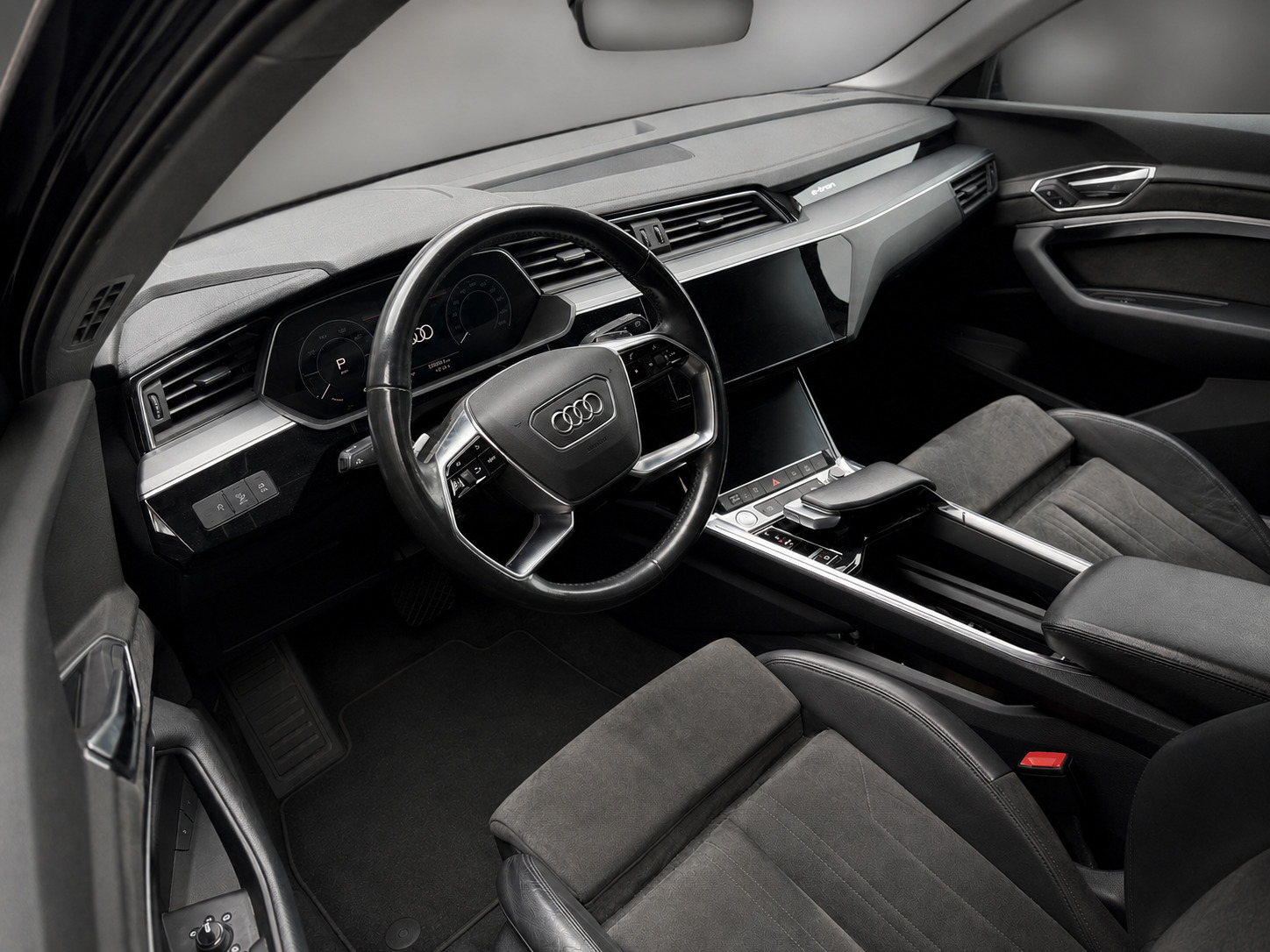 Sort Audi e-tron fra 2020