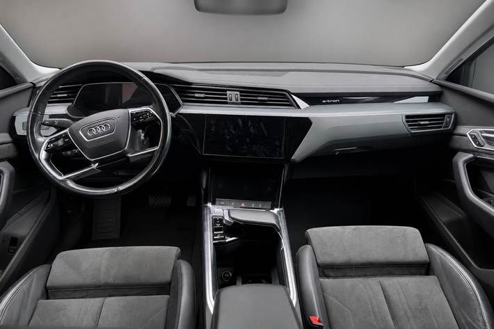 Sort Audi e-tron fra 2020