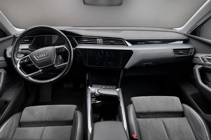 Sort Audi e-tron fra 2020