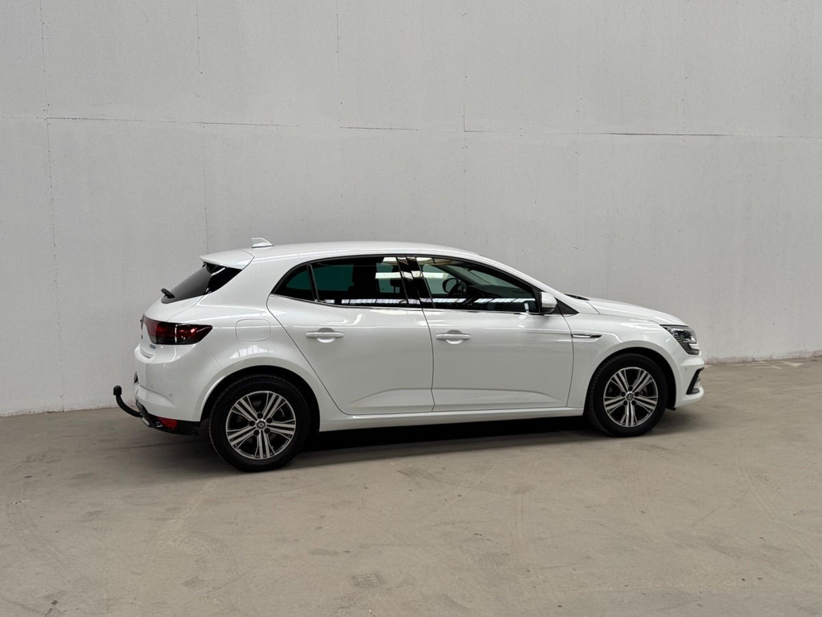 Hvid Renault Megane IV fra 2021