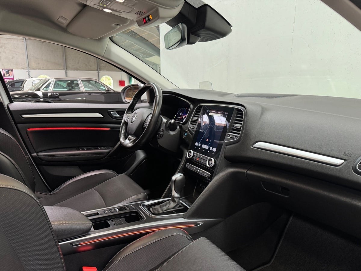 Hvid Renault Megane IV fra 2021