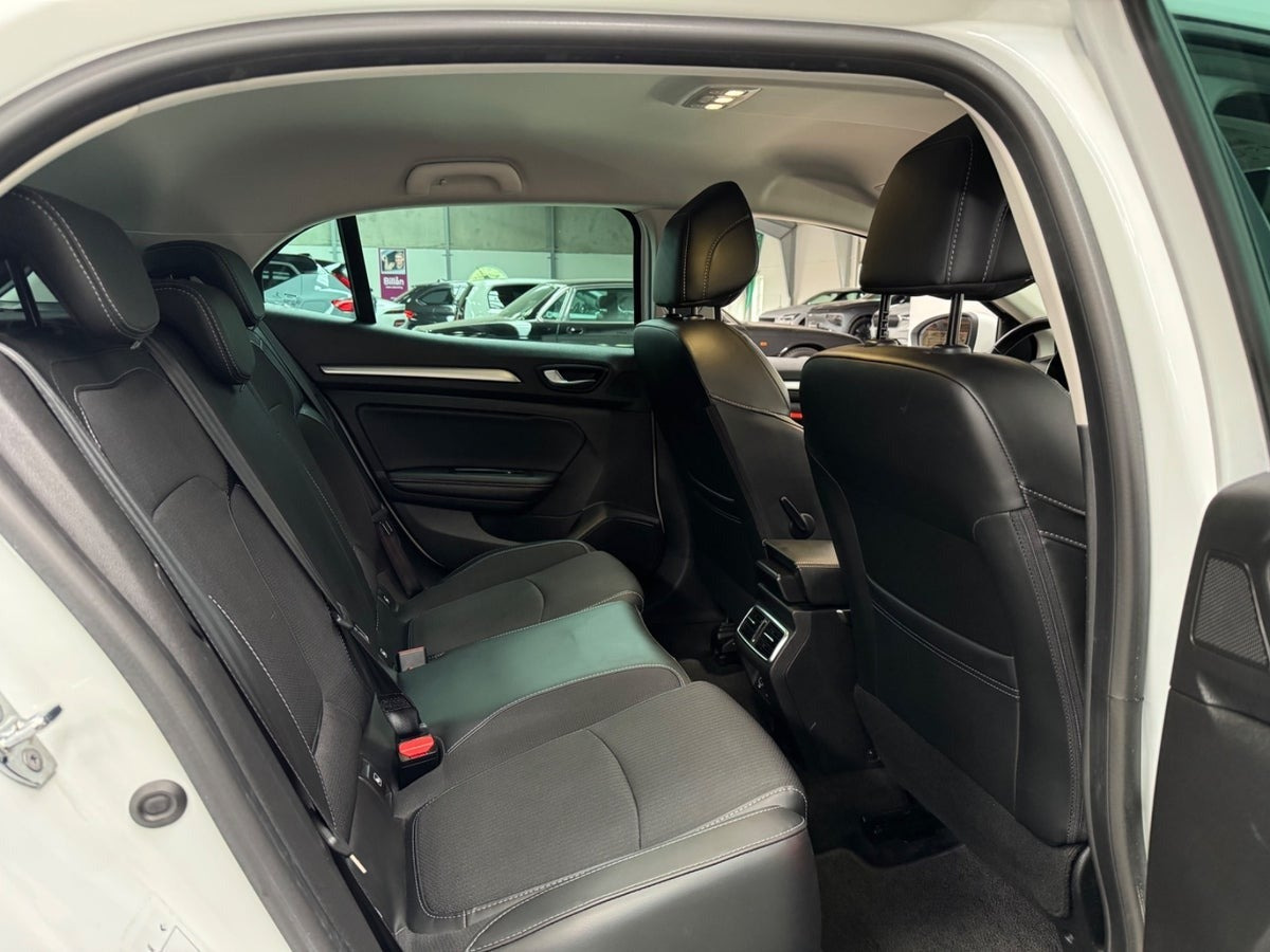 Hvid Renault Megane IV fra 2021