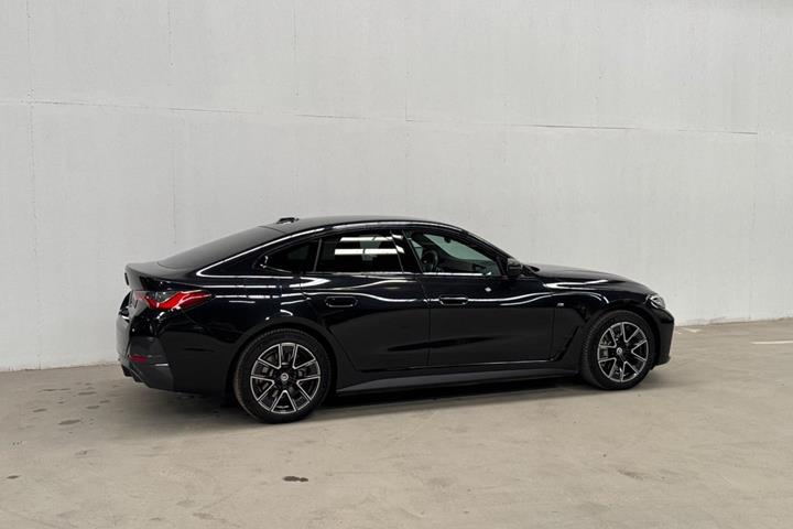 Sort BMW i4 fra 2022