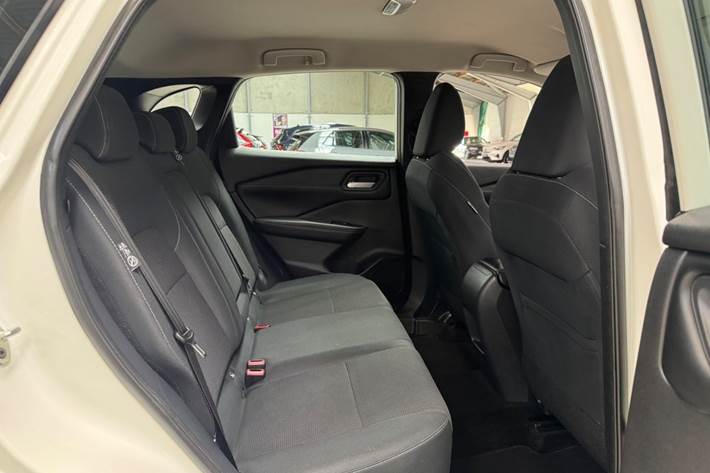 Hvid Nissan Qashqai fra 2021
