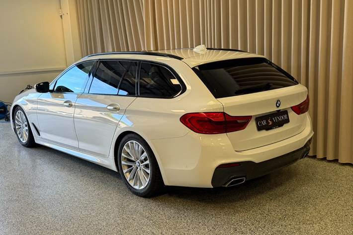 Hvid BMW 530d fra 2018