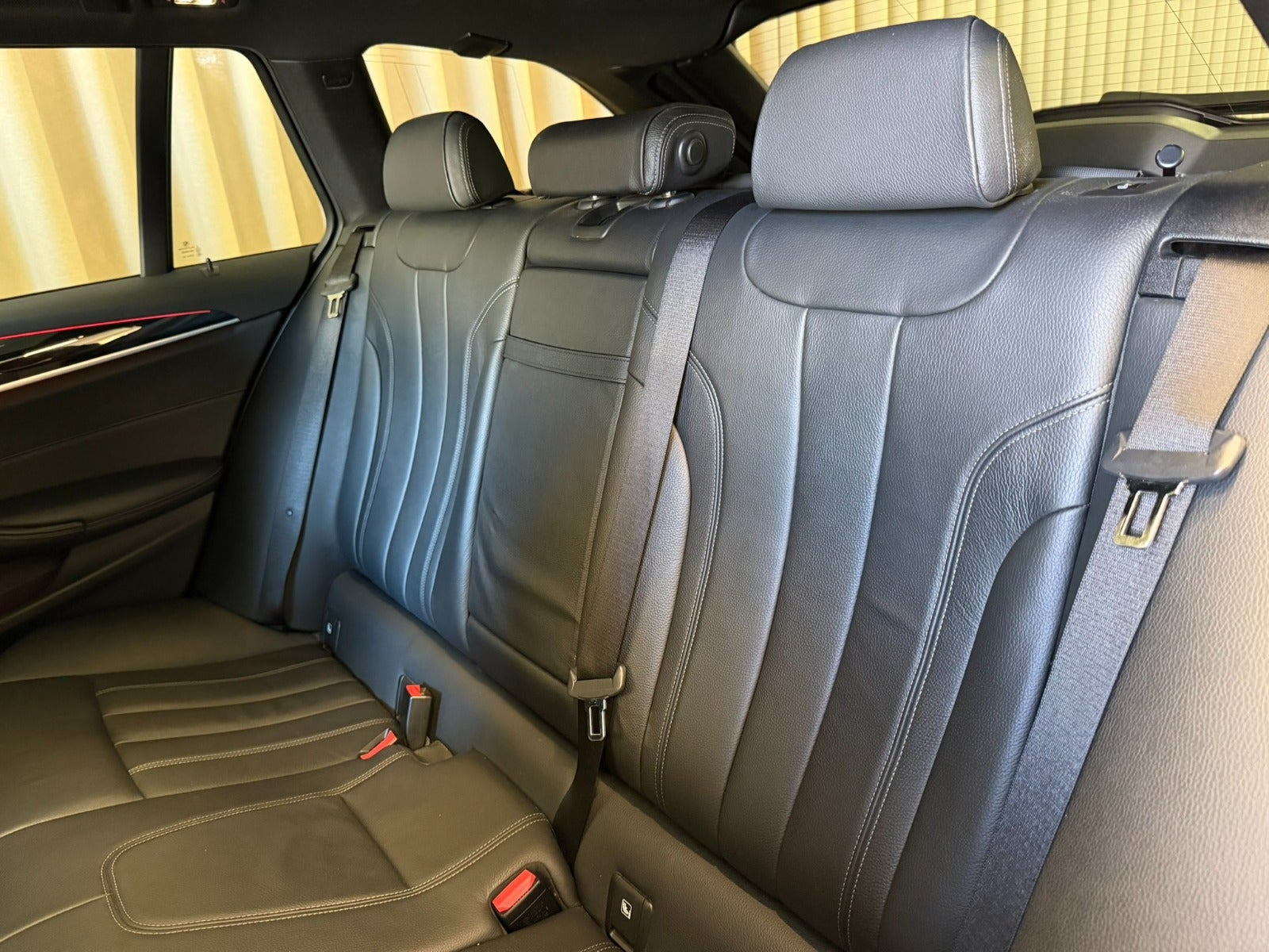 Hvid BMW 530d fra 2018