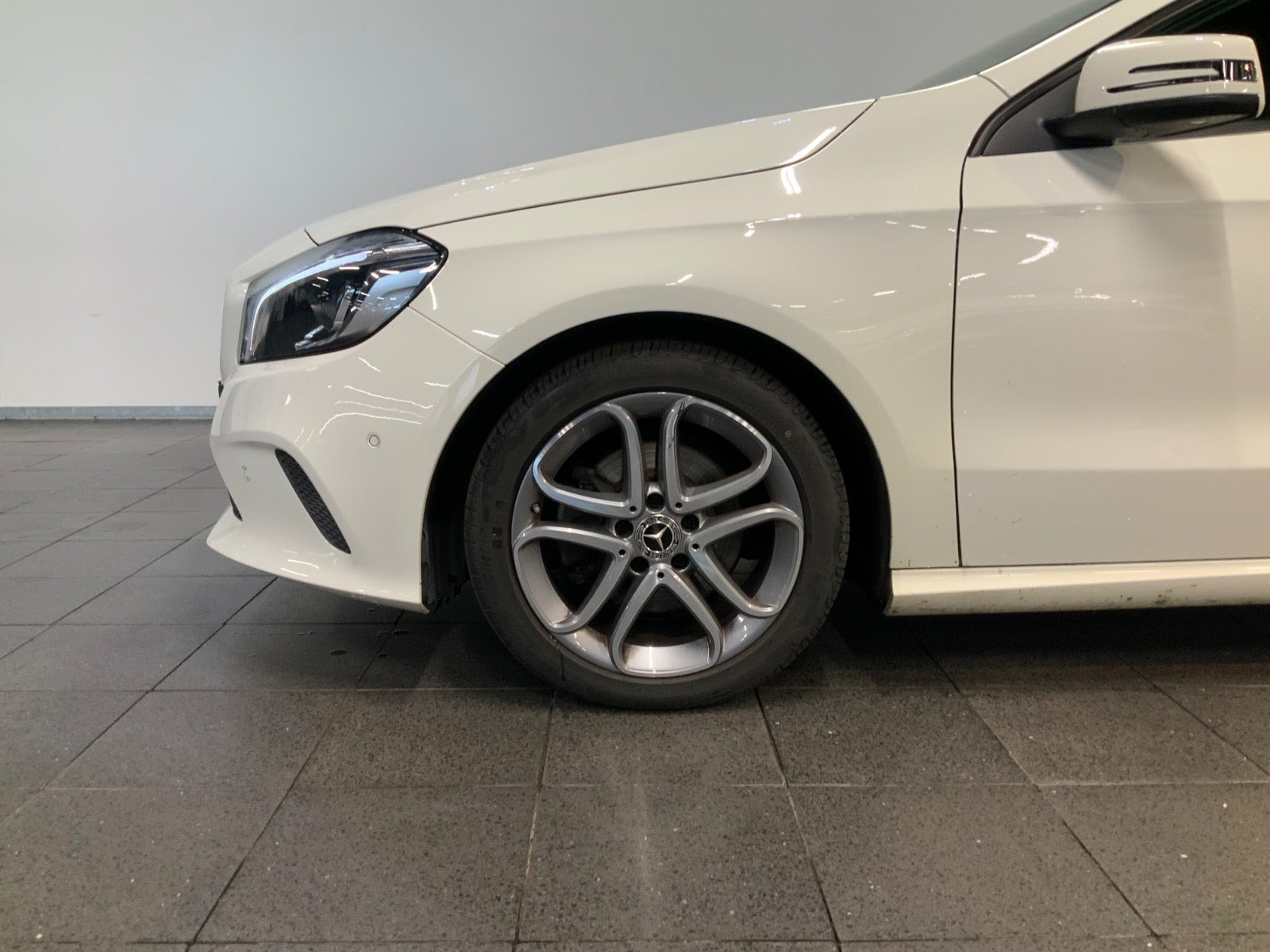 Hvid Mercedes A200 d fra 2017