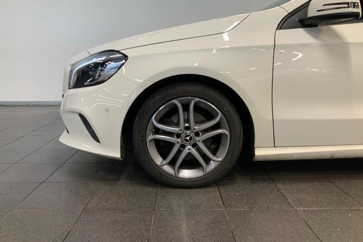 Hvid Mercedes A200 d fra 2017