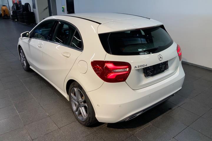 Hvid Mercedes A200 d fra 2017