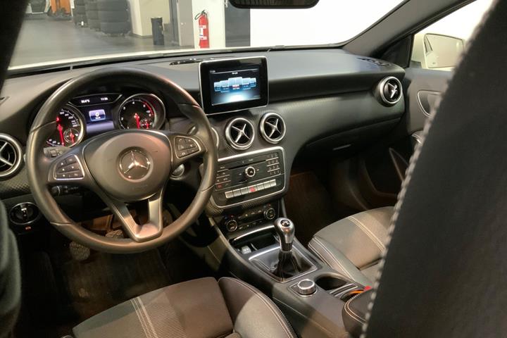 Hvid Mercedes A200 d fra 2017