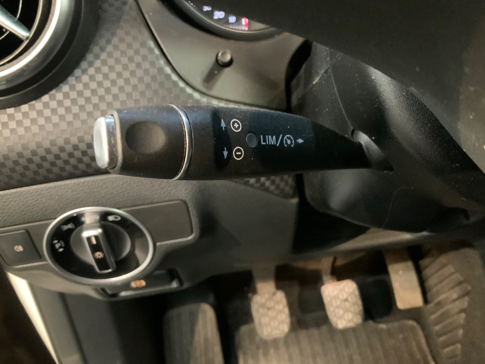 Hvid Mercedes A200 d fra 2017